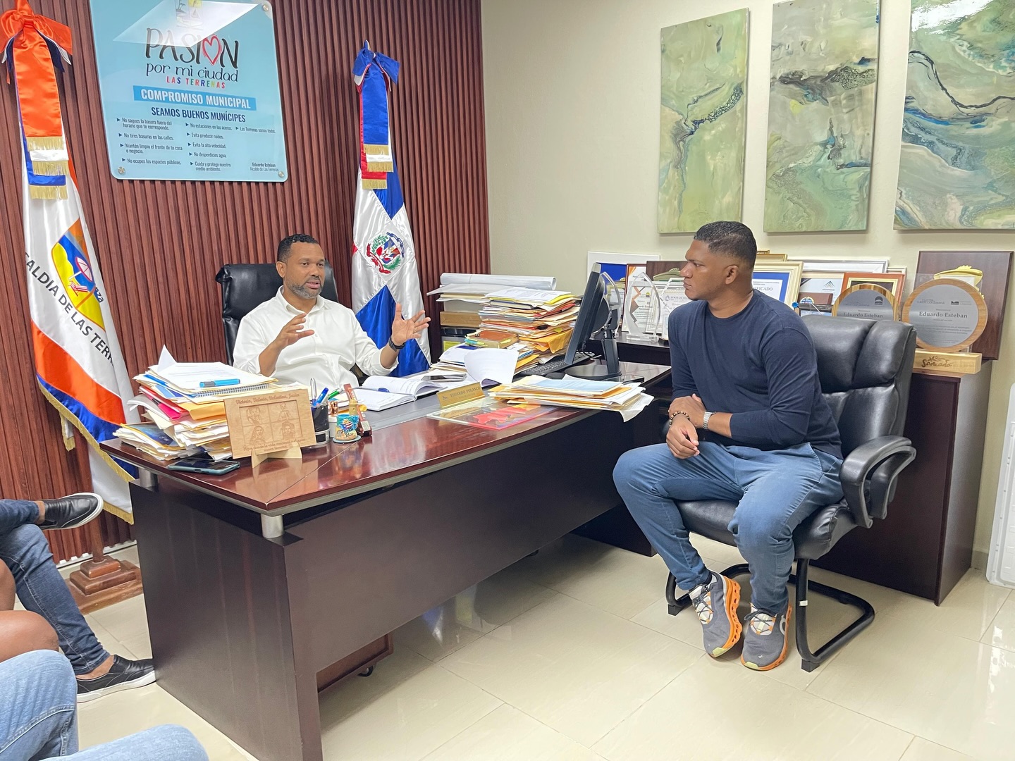 Alcalde Eduardo Esteban Polanco coordina plan de reorientación de Planeamiento Urbano y construcción del nuevo cementerio municipal